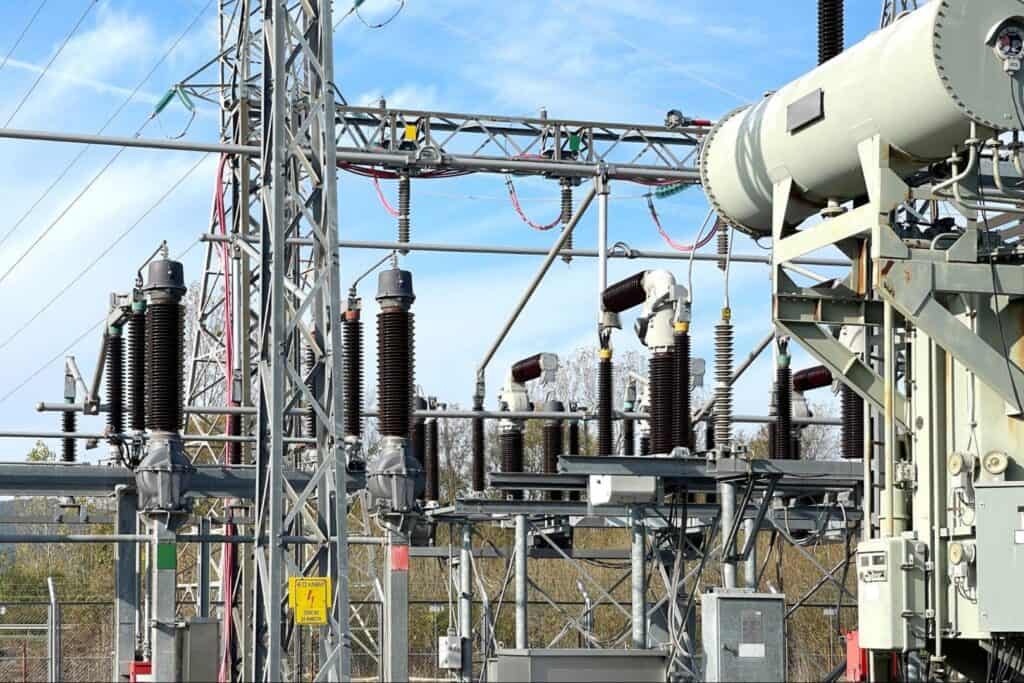 electrical and engineering jobs in the power and energy sector showing safe and reliable engineering work